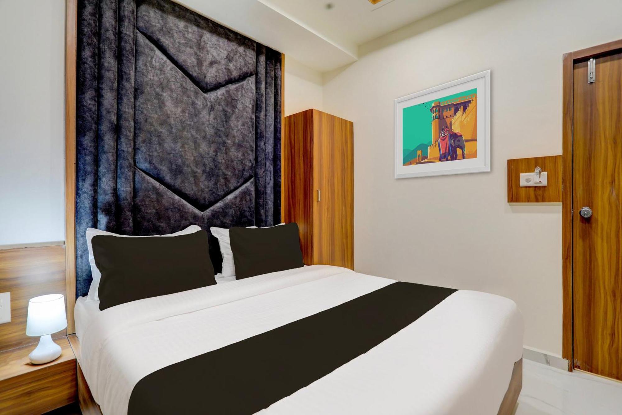 Hotel O Sun Light Ahmedabad Esterno foto