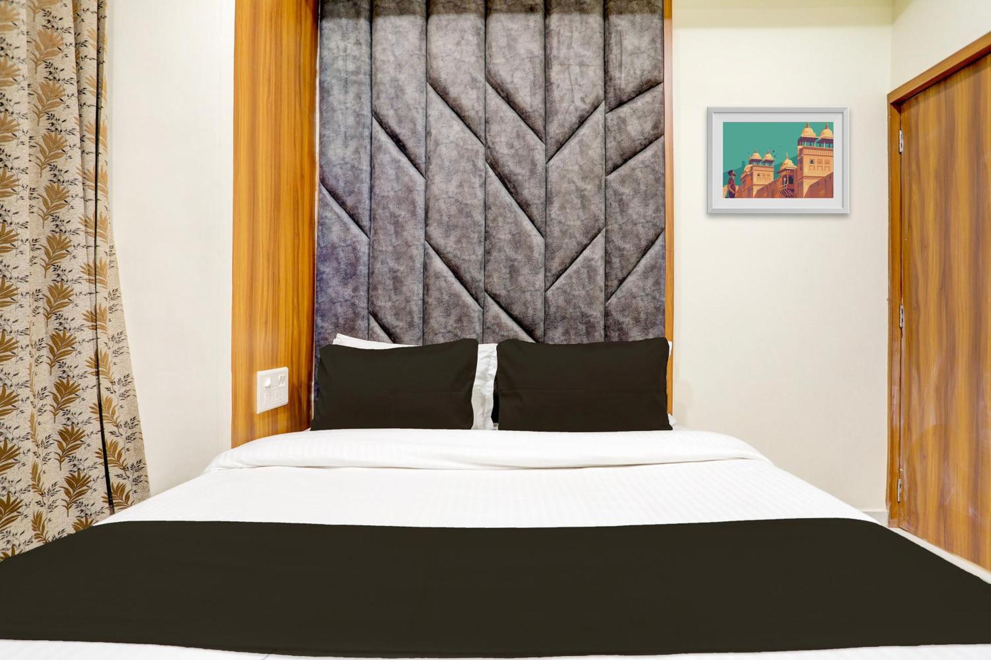 Hotel O Sun Light Ahmedabad Esterno foto