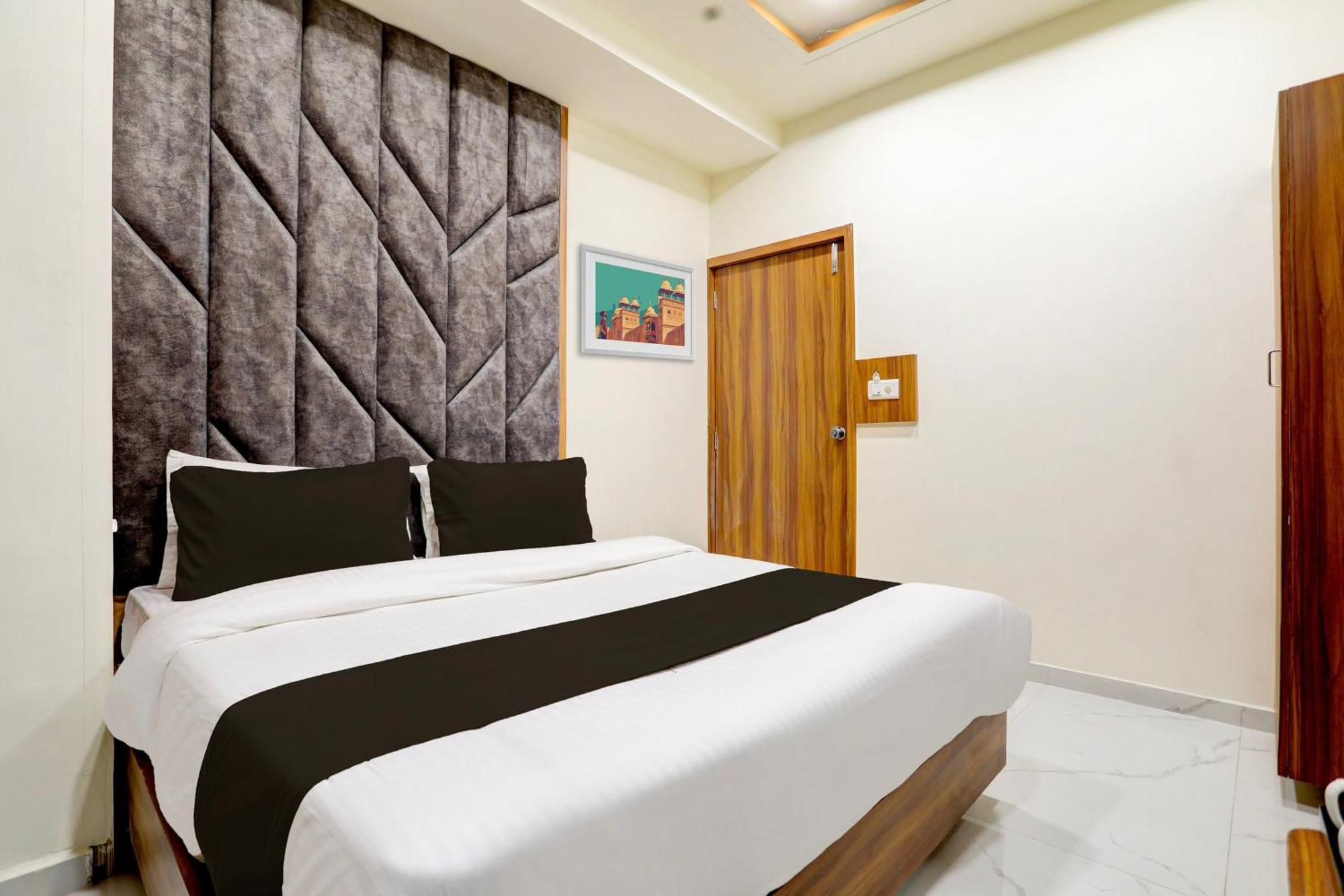 Hotel O Sun Light Ahmedabad Esterno foto