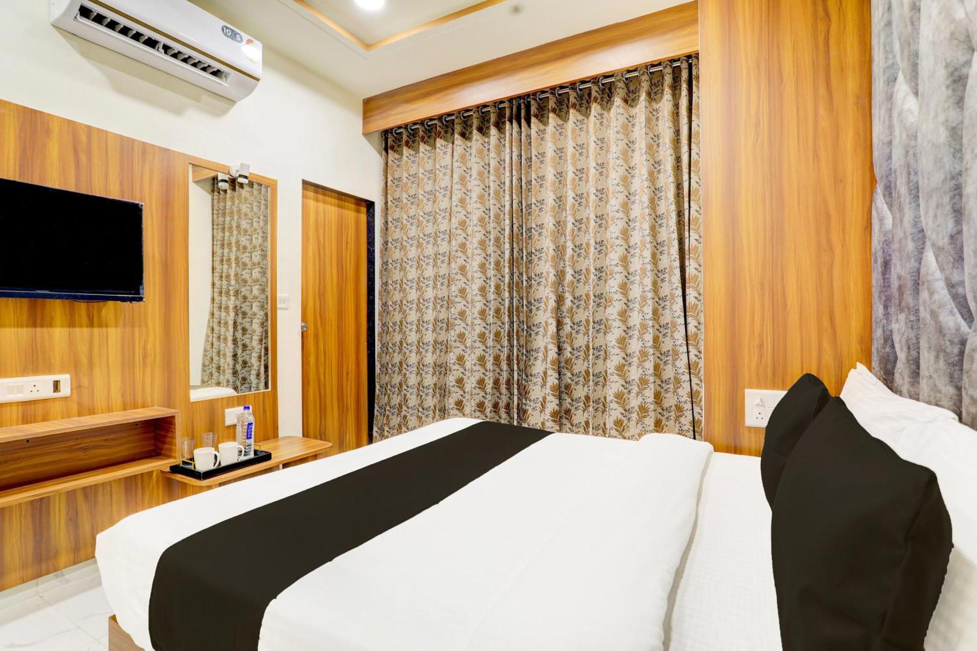 Hotel O Sun Light Ahmedabad Esterno foto