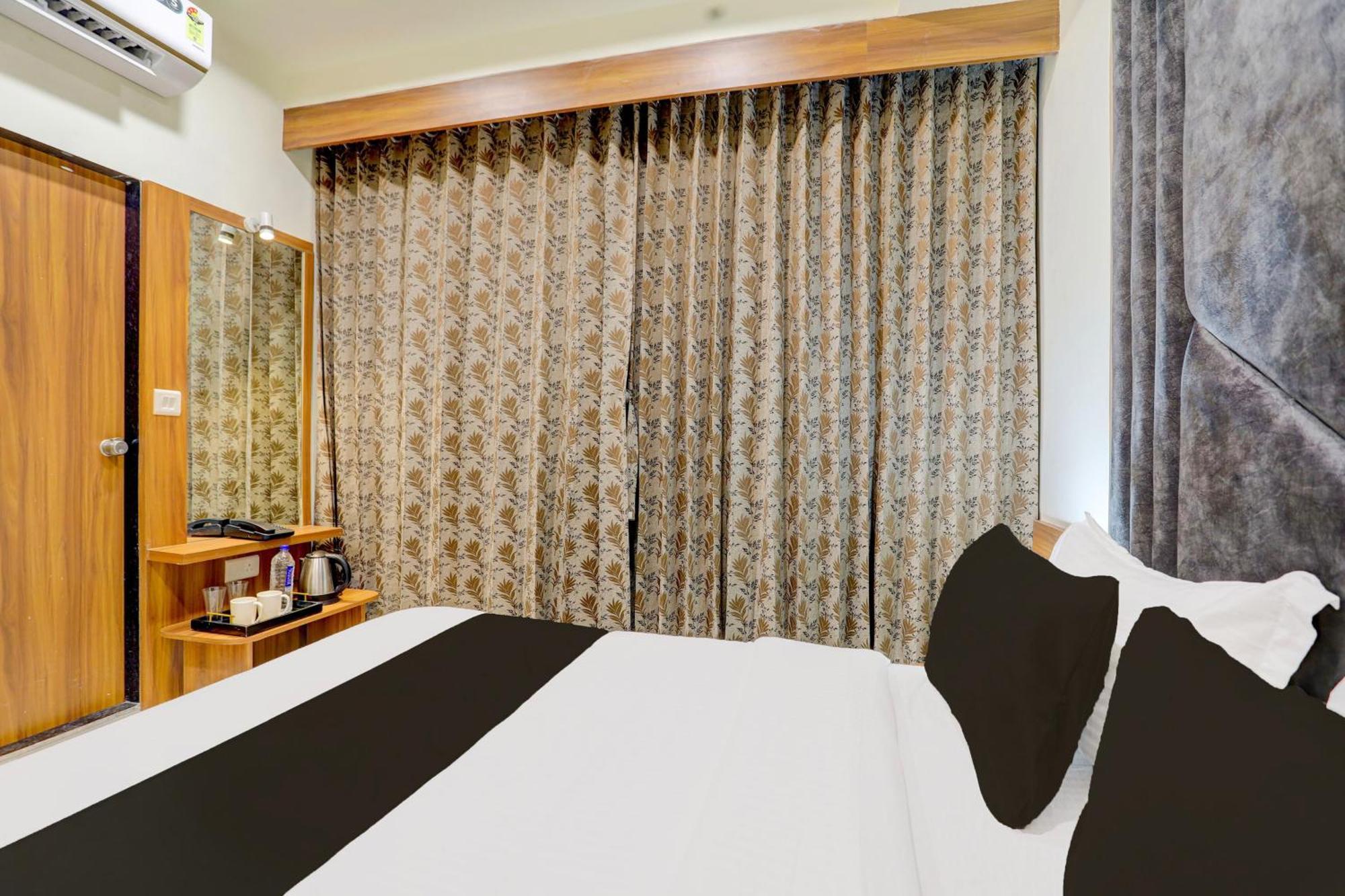 Hotel O Sun Light Ahmedabad Esterno foto